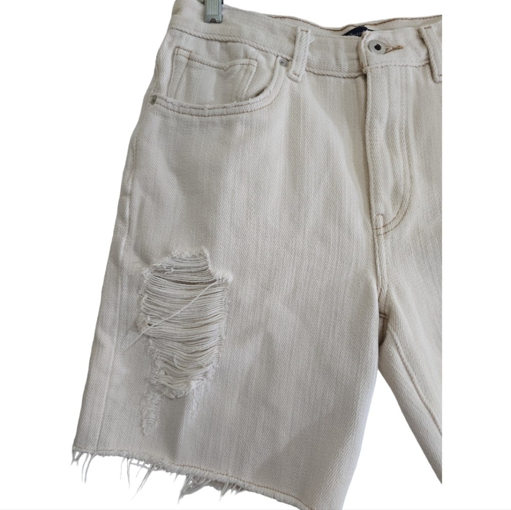 Levi's Made & Crafted Off White Rigid Denim Relaxed Shorts 27 Destroyed Raw Hem - Picture 2 of 8